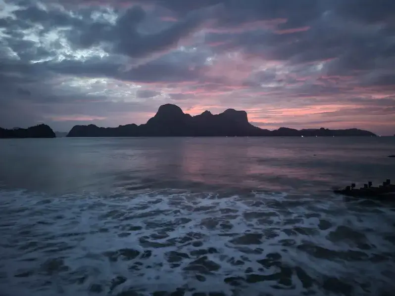 LioBeachsunset2 2